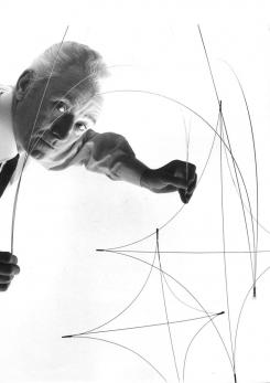 Compasso - Bruno Munari "Flexi" Danese Sculpture Original Picture by Ugo Mulas Compasso - Bruno Munari "Flexi" Danese Sculpture Original Picture by Ugo Mulas
